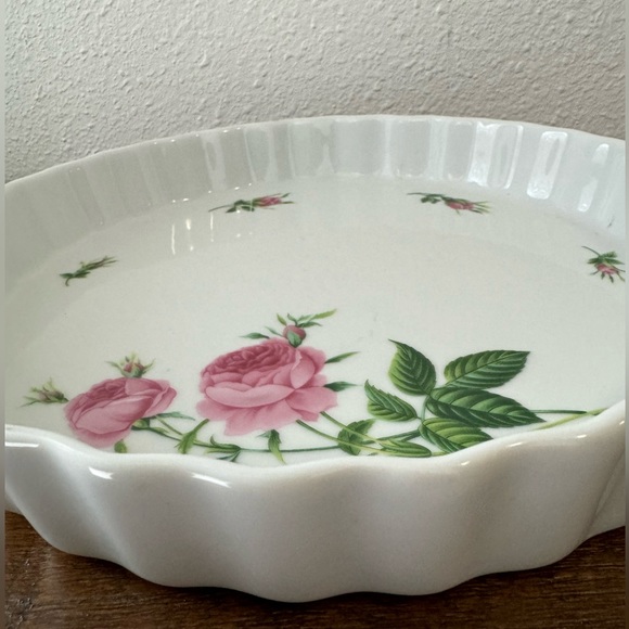 Vintage Christineholm Porcelain Rose Ruffled Edges Baking Dish 1970’s, 9.5”x1.5” - Picture 5 of 10